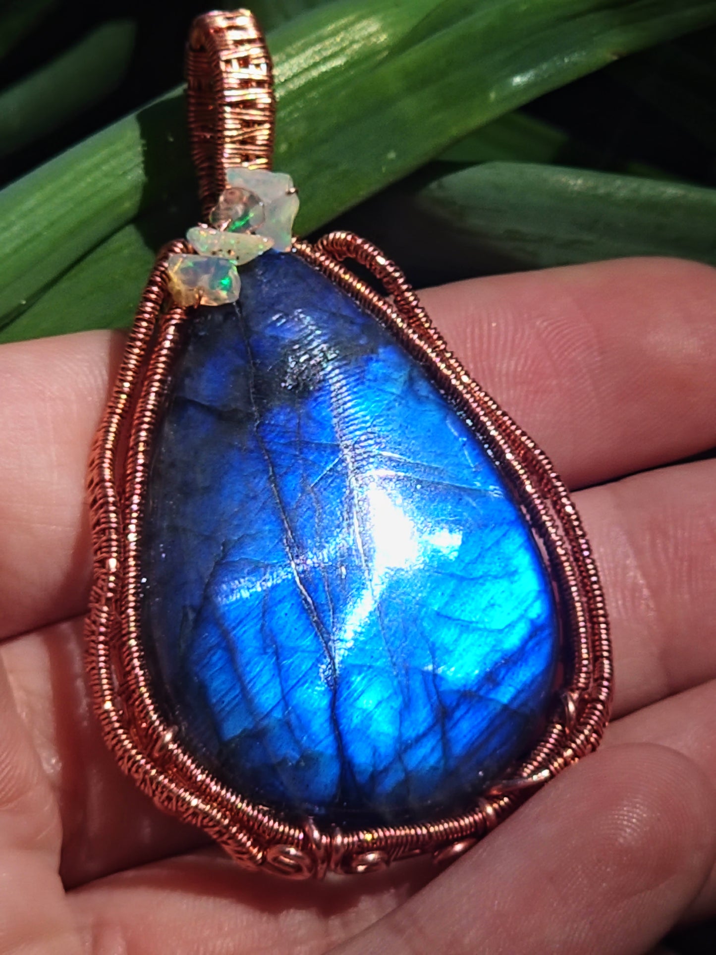 Blue Flash Labradorite Pendant