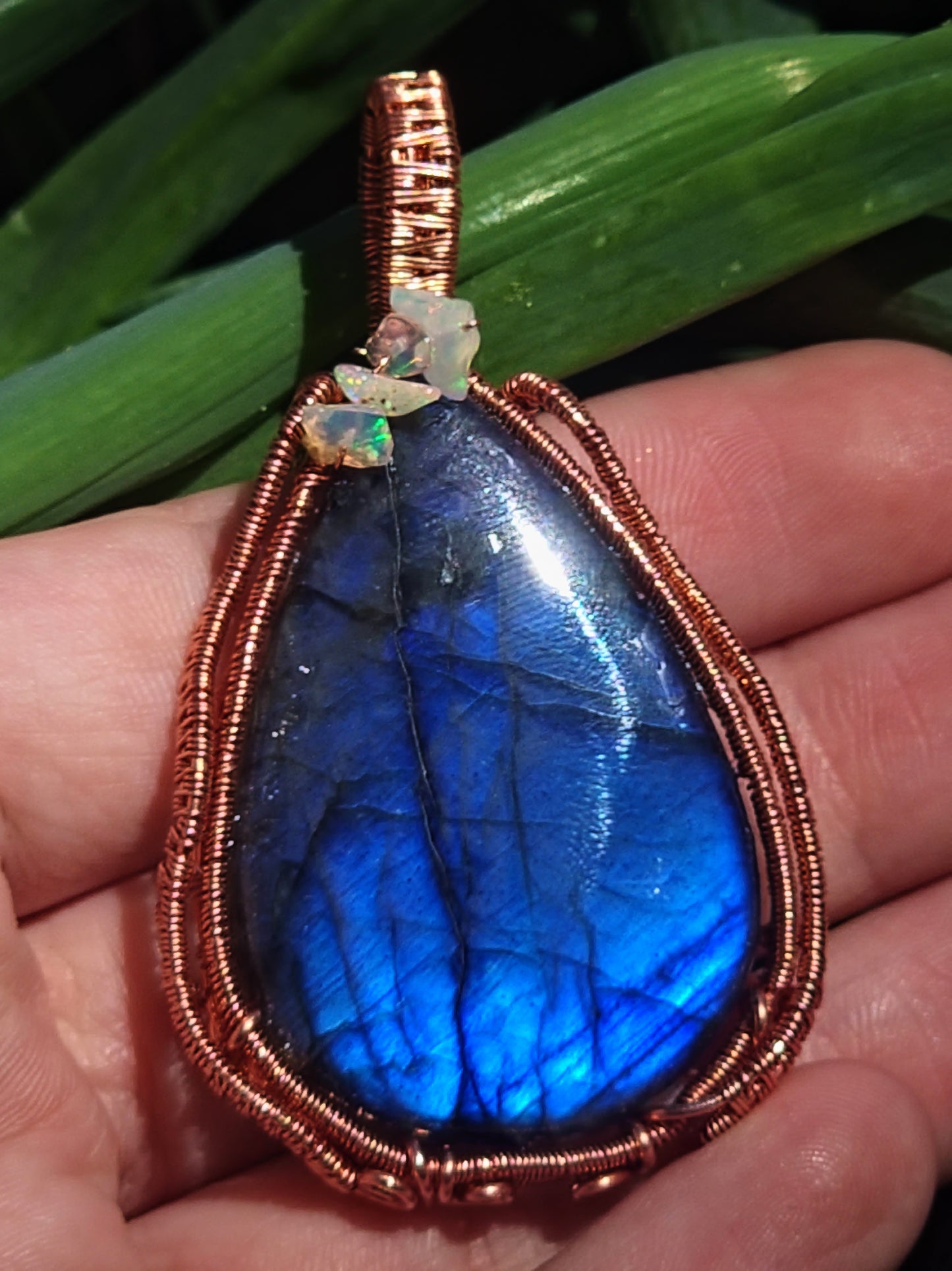 Blue Flash Labradorite Pendant